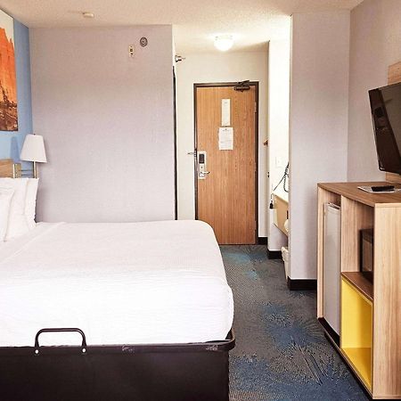 Days Inn By Wyndham Ozark Springfield Dış mekan fotoğraf