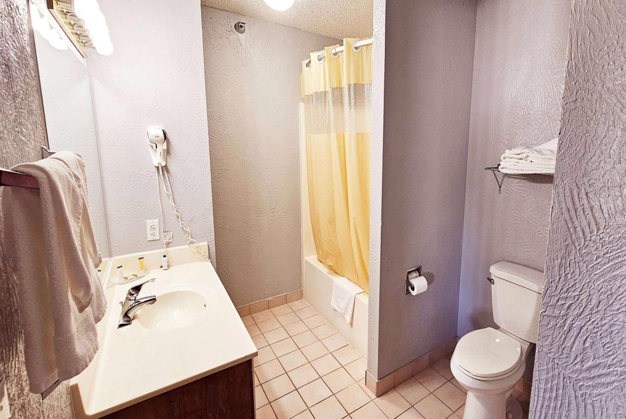 Days Inn By Wyndham Ozark Springfield Dış mekan fotoğraf