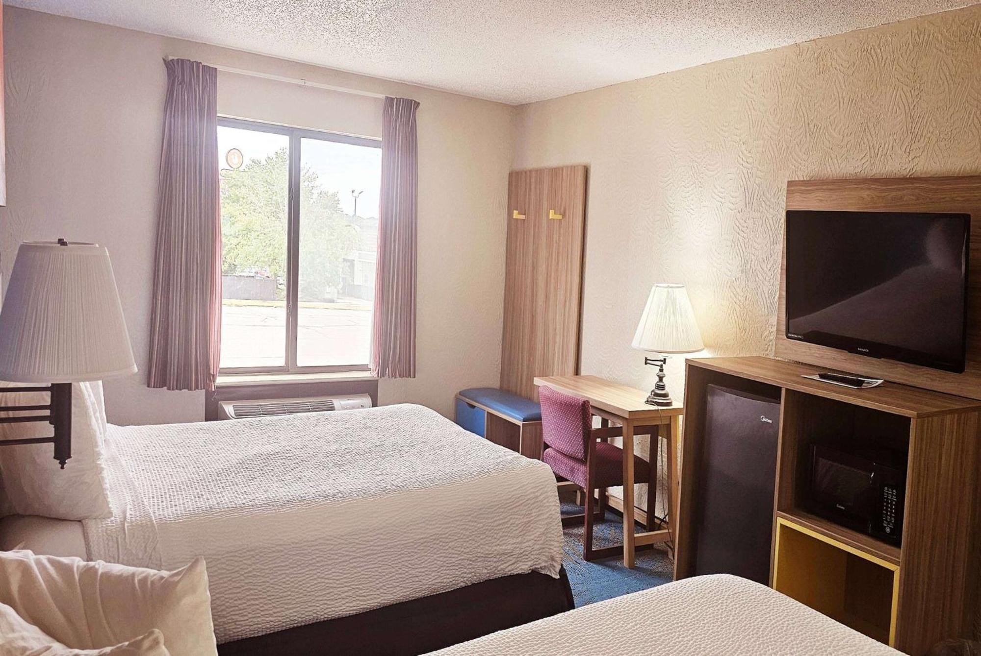 Days Inn By Wyndham Ozark Springfield Dış mekan fotoğraf