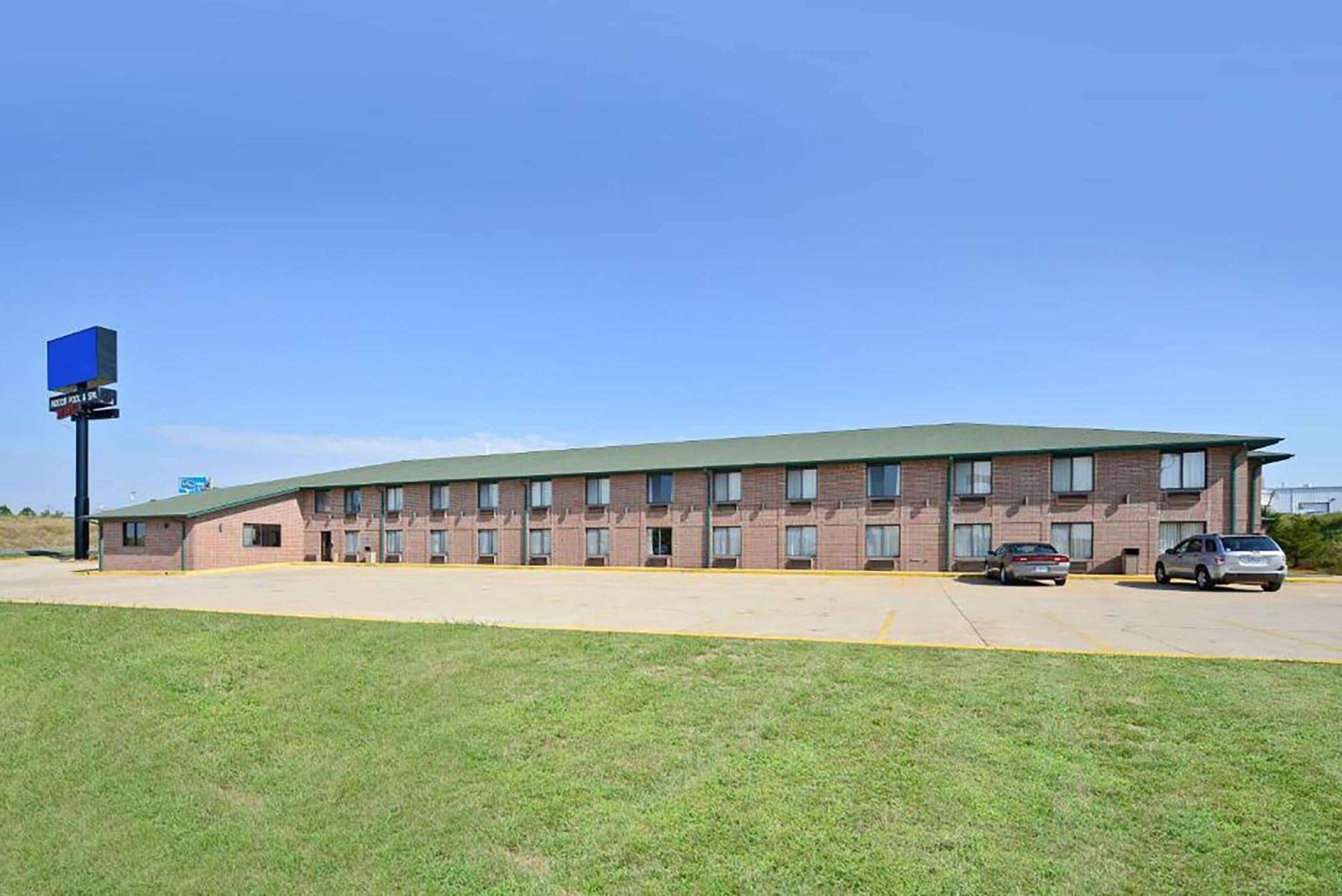 Days Inn By Wyndham Ozark Springfield Dış mekan fotoğraf