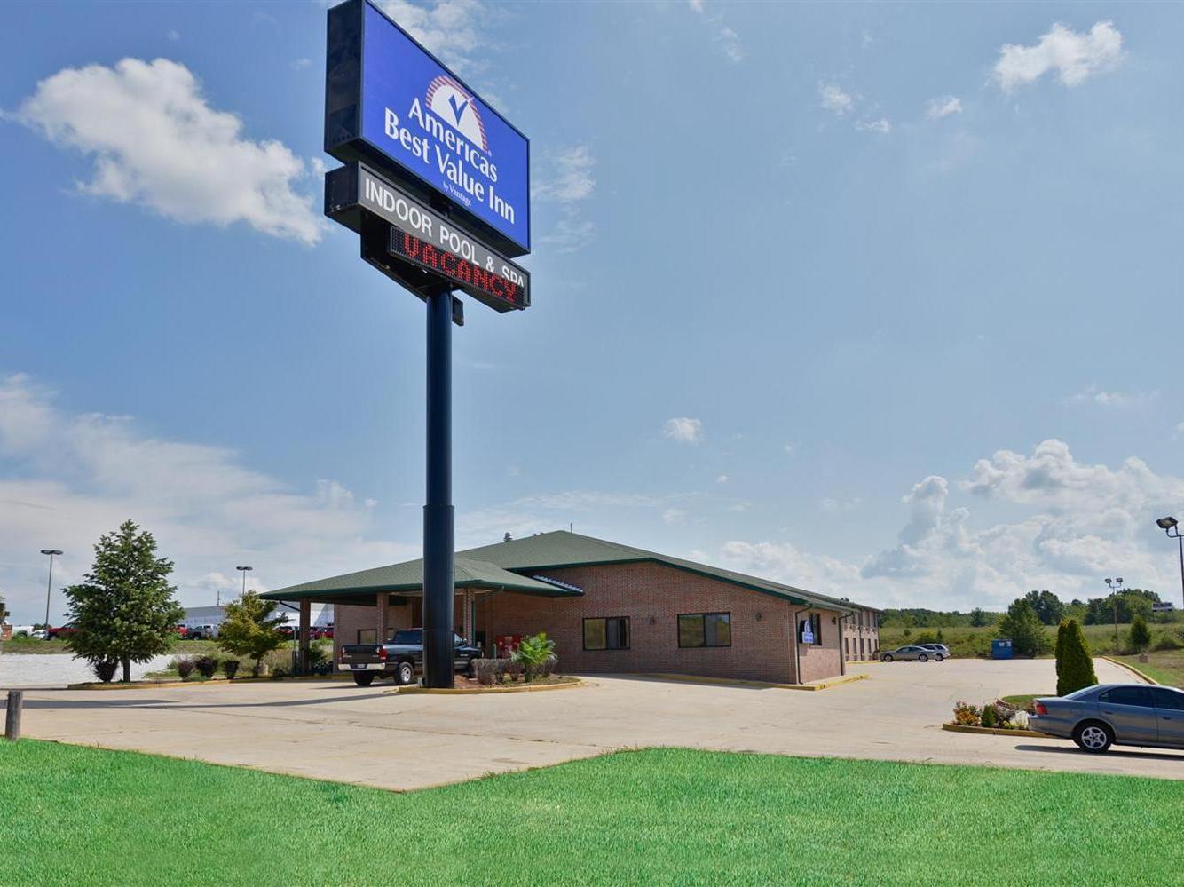 Days Inn By Wyndham Ozark Springfield Dış mekan fotoğraf