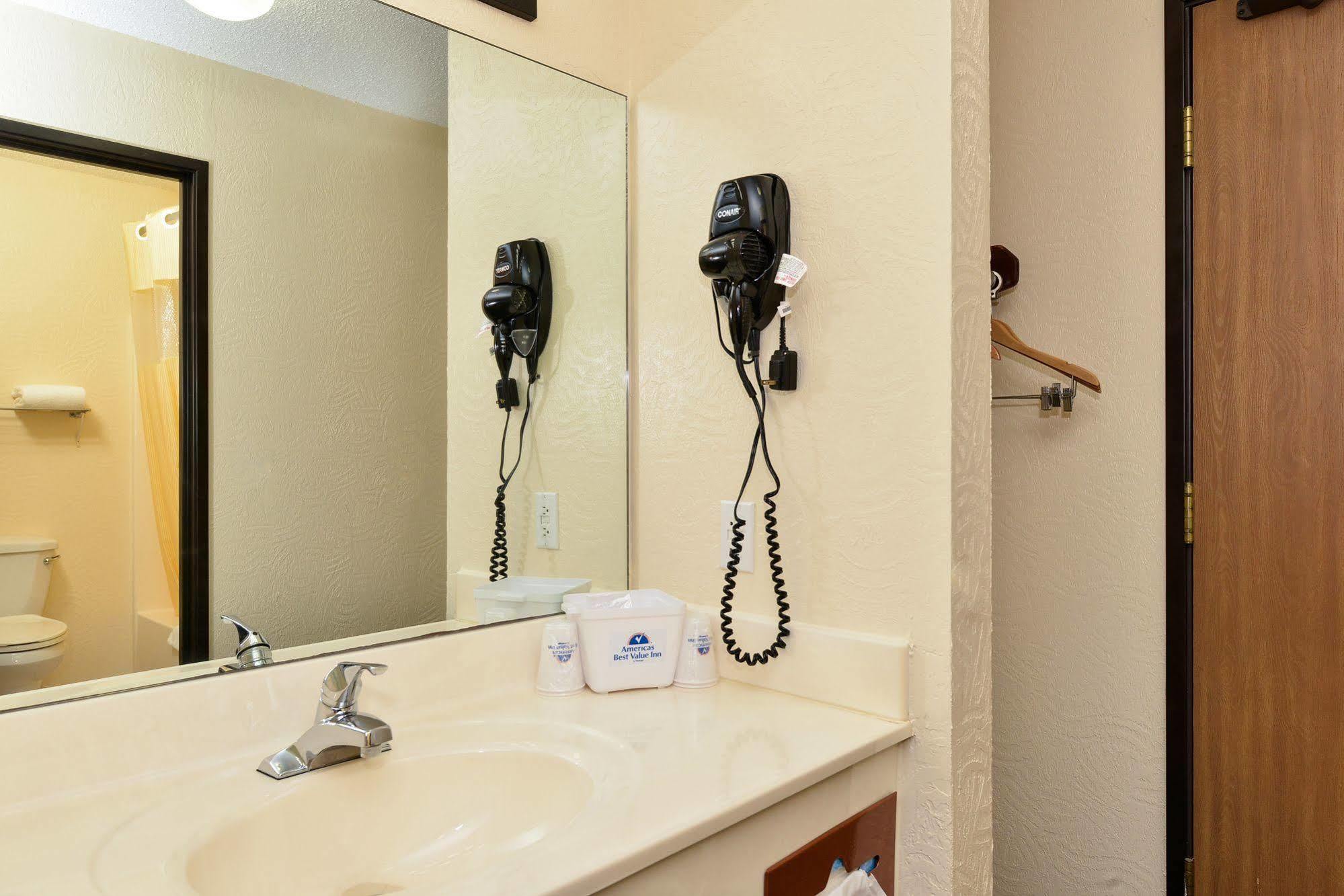 Days Inn By Wyndham Ozark Springfield Dış mekan fotoğraf